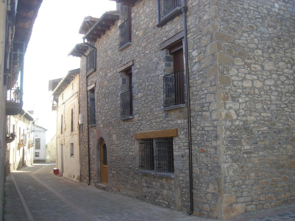 Apartamentos Clavería Biniés Habitación foto